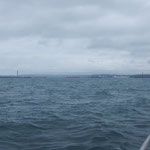So geht es fadengrade auf die Durchfahrt der Breakwater-Wall zu...