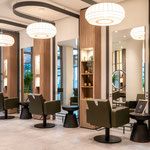 Großzügige Spiegelplätze im Salon MEHLFELD in Bad Schwartau