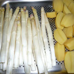kartoffeln schälen und halbieren in den dampfgarer geben und bei 100°C ca. 35min. dampfgaren