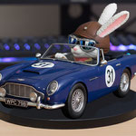 DB5 Convertible 》議題"ブランド力" 世界一有名な車ボンドカーとして文化的地位確立 伝統・歴史・文化融合が織りなす伝承の永続 希少性が説得力生み伝説創造 "英国の誇り"としてブランド力構築 クルマのブランドとは“挑戦で磨かれ昇華する魂”