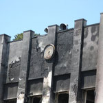 学校の時計が2時半をさしていた。