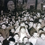 1968- 69 Manifestazione contro la "Crisi degli Agrumi" (a destra mastro Francesco Trotta, tra i ragazzi, Giovanni Sosto, Leonardo Pacino, Giovannino Russo, Antonio Sosto) Foto di G.B. Saccoliti