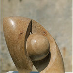      Monde  (Pierre calcaire)  Hauteur 40 cm