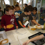 Wir backen WaffWeihnachtsbäckerei der Grundschule Seckenheimeln