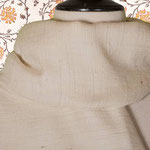 Châle tissé manuellement avec trois laines différentes : mouton, chèvre (pashmina) et lapin angora.