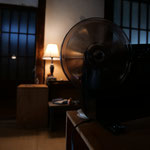 《家の聲を聴く/Silence》（2023）家劇場