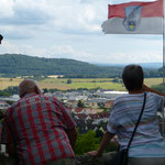 Blick durchs Fenster (Foto: Hans Pfaff)