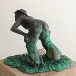 Gärtner gebückt - 11 x 15 x 16 cm; 2.300 € (Unikat)