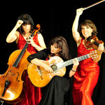 Trio Infernale: Anne Braatz (Cello), Ingrid Westermeier (Gitarre), Corinna de la Ossa (Violine)
