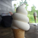 地元の牛乳で作ったソフトクリーム