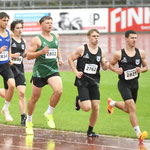 Die Spitzengruppe beim 1500m Lauf am zweiten Wettkampftag