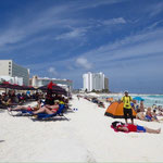 Cancun Beach, trotzdem der Springbreak vorbei ist hat es viele Urlauber