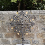 Grabkreuz handgeschmiedet, Spitzen vergoldet
