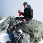 Thirst-Quenching on the summit - boah yeah. Things to bring: acidic orange energy drinks.