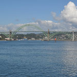 Blick auf die Brücke in Newport.