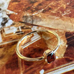 Gouden ring met granaat