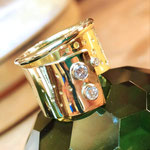 'Gloriousring' boordevol symboliek. Van eigen goud en diamanten