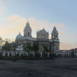 soleil levant sur Guatemala City / Guatemala City Sunrise