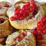 Johannisbeeren Rolls mit Vanille Puding