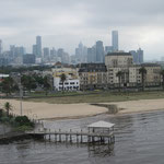 ...letzter Blick auf Melbourne... diesig und kalt verabschiedet uns die Stadt...