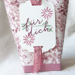 Hm, vielleicht muss ich mir nach diesem Swap doch noch das Designerpapier "Blühende Fantasie" kaufen - echt hübsch! von Petra Hansen - http://petra-hansen.blogspot.de/