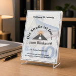 Fast schon ein Krimi, den Wolfgang W. Ladewig zur Wendezeit erlebte und durchlebte, indem er seine Ärmel hochkrempelte und das erst Kinderhotel Deutschlands auf der Ostseeinsel Usedom gründete, aber durch die Behörden, Banken und Institutionen zum scheite