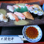 寿司盛り合わせ（1,050円）