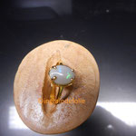 Bague opale , vieil or 