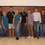 Die neue Vorstandschaft des Hauptvereins mit den neuen 3 Vorständen Stefan Just (vierter von rechts), Thomas Deml (dritter von rechts) und  Hans Mehltretter (zweiter von rechts)