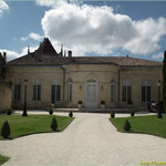 Saint Emilion: La mairie. "Pas pire" !!