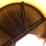 Verstärkte Abdeckplatte zur Aufnahme einer Edelstahlabdeckung