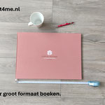 voorzijde A3 landscape boek met kopje en pen