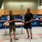 Mario Winter mit Wanderpokal