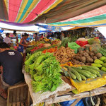 Auf dem kleinen Markt in Panglao City gibt es fast alles, auch Gemüse, das wir nicht kennen.