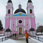 Die Heiliggeistkathedrale von Tschernowitz - in Pink.