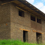 Fast alle Häuser sind aus Lehmziegeln gebaut.