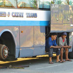 Unser Bus nach Baguio, noch in Reparatur.