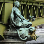 "La Ville de Paris" sur le Pont Mirabeau