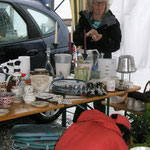 2009: Flohmarkt auf dem Seeplatz im Dauerregen