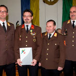 OBR Boyer, HBI Wolfgang Ulrich (erhielt Verdienstzeichen 2. Kl. des NÖ-Landesfeuerwehrverbandes), BR Mistelbauer und LFR Dangl