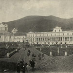 El Palacio con la Plaza Grande en estilo jardín francés, alrededor de 1880.