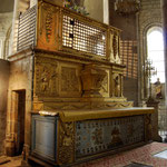 L'autel en bois doré et sa cage renfermant les reliques de saint Léonard - Collégiale de Saint-Léonard-de-Noblat