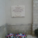 Plaque commémorative avec Gravure et bas-relief en pierre de Tervoux