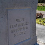 Après : La croix de Saint nabor à CHASSEY BEAUPRE ( Meuse ) Restitution à neuf et à l'identique du fût gravé à cannelures torses, de la croix manquante avec sa base en pierre de savonnières. Restauration du socle et du chapiteau.