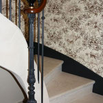 Escalier débillardé intérieur à limons en pierre de Savonnières (Meuse) et marches en pierre de Charmot (bourgogne)