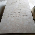 Conception, Taille, gravure et pose d'une Tombale en pierre de Bourgogne