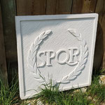 Blason Romain " SPQR " en pierre de Tervoux