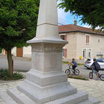 après : restauration du monument aux Morts de Lironville (54) en pierre de Savonnières et Bleu de Lignières