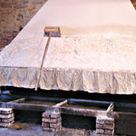 Salies de Béarn - faconnage traditionnel du sel 