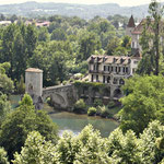 Sauveterre de Béarn - vue dominante sur le pont de la légende